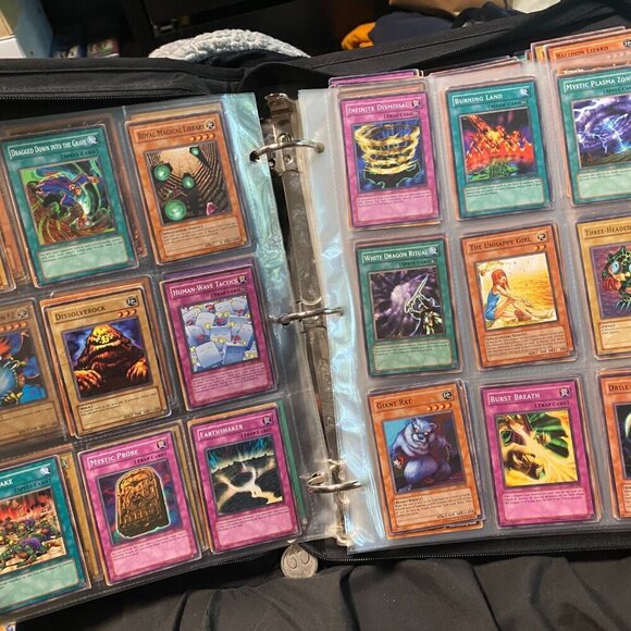 Lot of Vintage 1996 YuGiOh Trading Cards YUGIOH Binder 300+ Cards - Picture 2 of 16